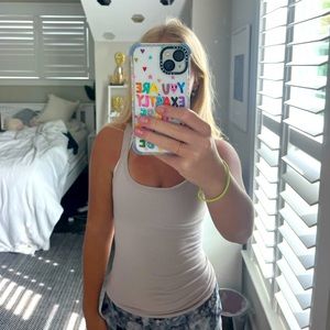 LAVANDER LUULEMON TOP!